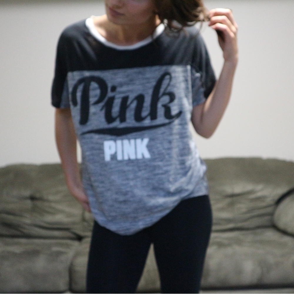 PINK Women’s cute flowy Tee